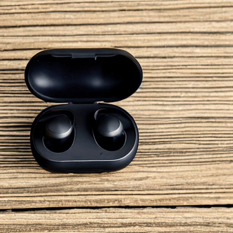 Blogello---Malkia-Wireless-Earbuds